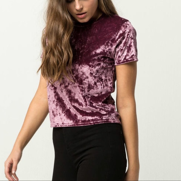 NWOT Tilly’s Velvet Women’s Baby Tee - Picture 7 of 7